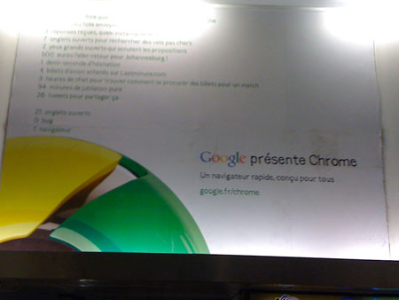 Publicité pour le navigateur Google Chrome dans le métro parisien